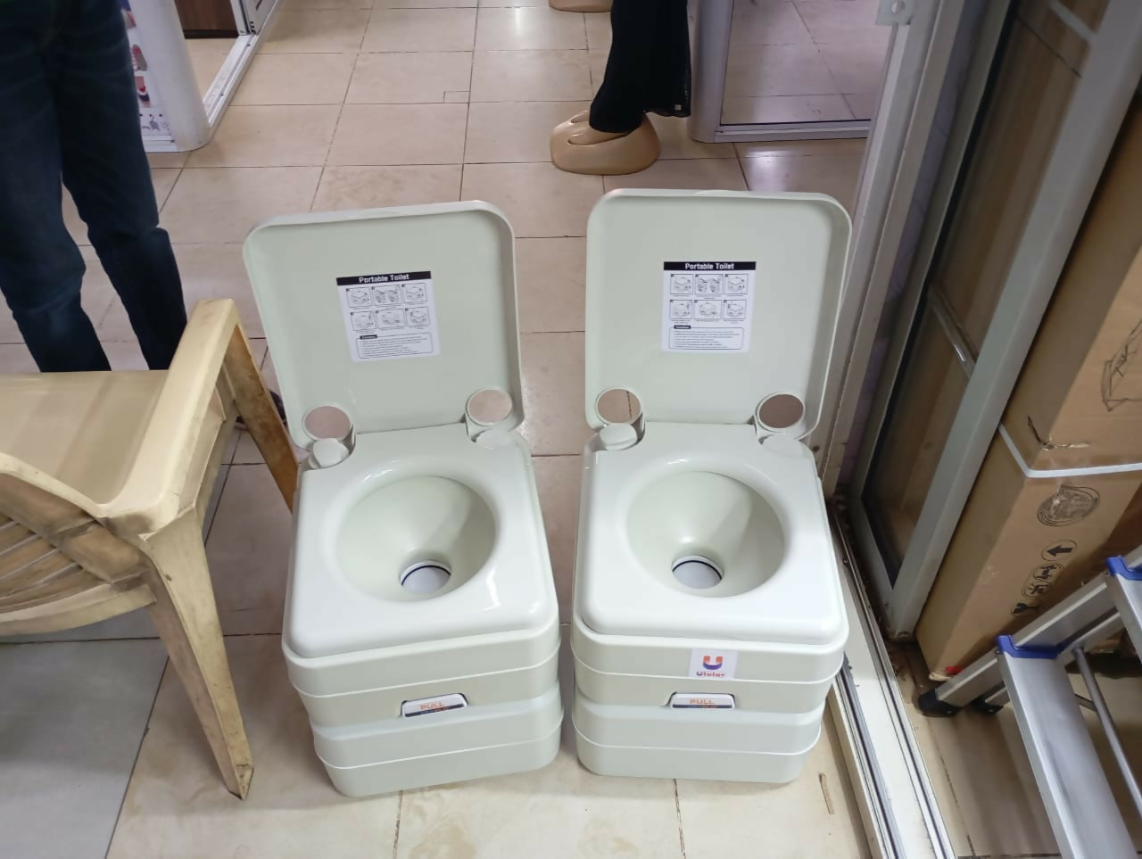 Portable Toilet Camping Toilet 20L with Piston Pump & T-Type 3 Way Flush Nozzle - Model -generic