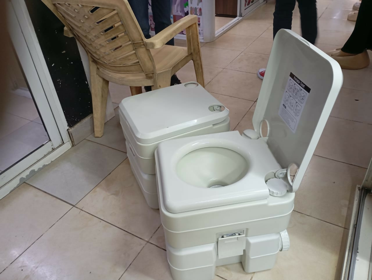 Portable Toilet Camping Toilet 20L with Piston Pump & T-Type 3 Way Flush Nozzle - Model -generic