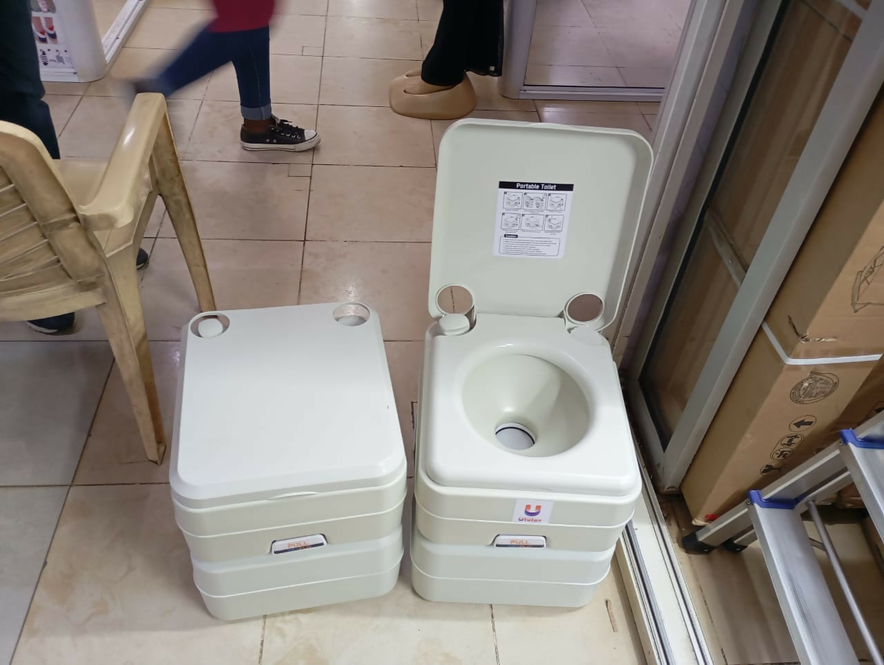 Portable Toilet Camping Toilet 20L with Piston Pump & T-Type 3 Way Flush Nozzle - Model -generic